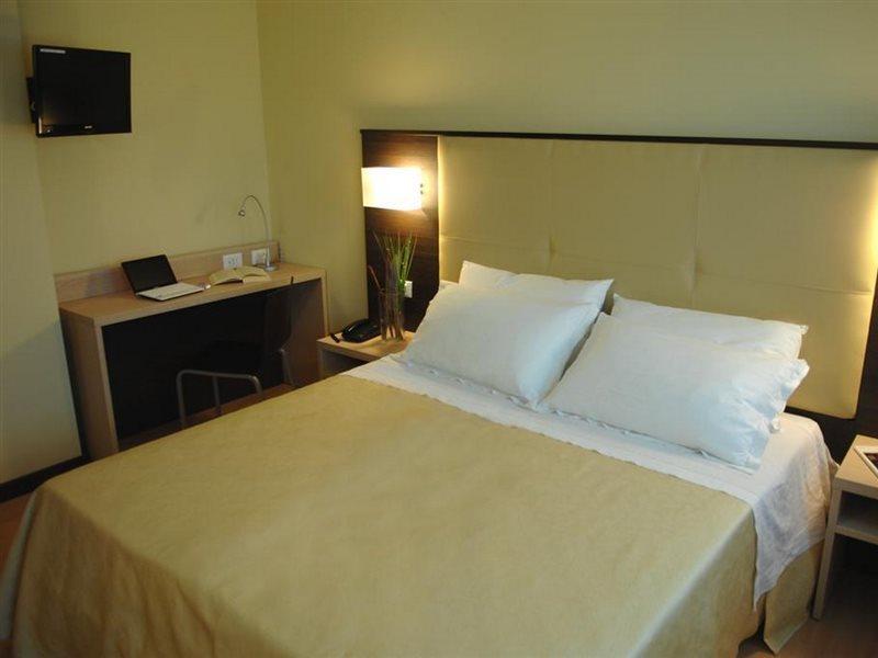 Hotel Alverì Mestre Esterno foto