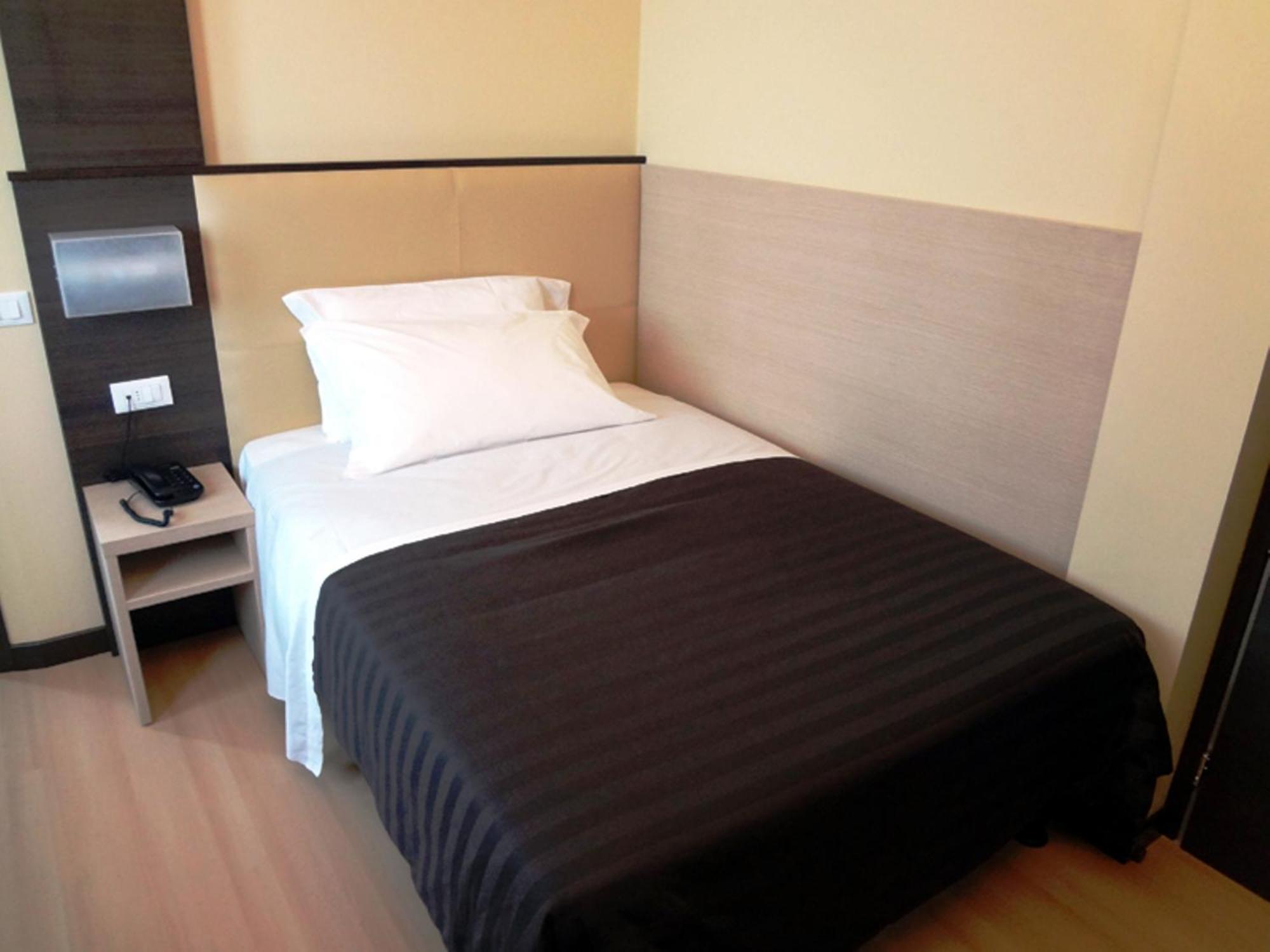 Hotel Alverì Mestre Esterno foto